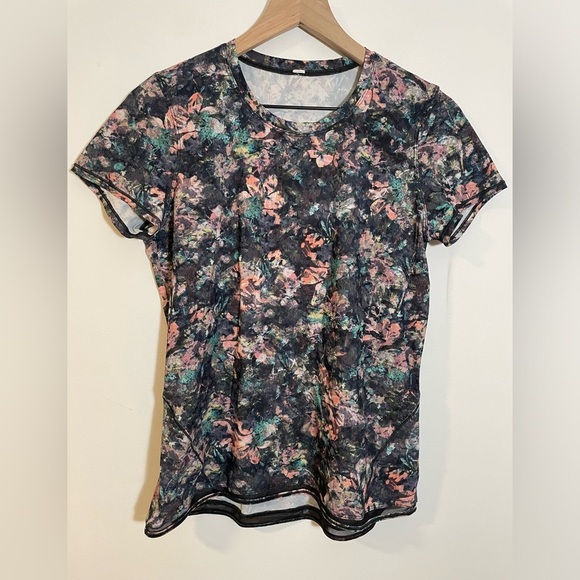 Lululemon Into the Sun Short Sleeve Dappled Daze Multi Floral Med/Lrge 8 Run EUC - Picture 4 of 10